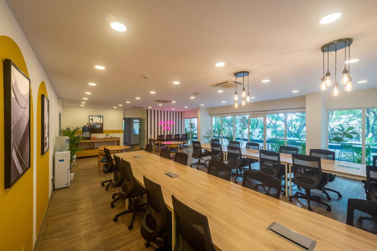 Olive Hotel Magrath By Embassy Group Bangalore Extérieur photo