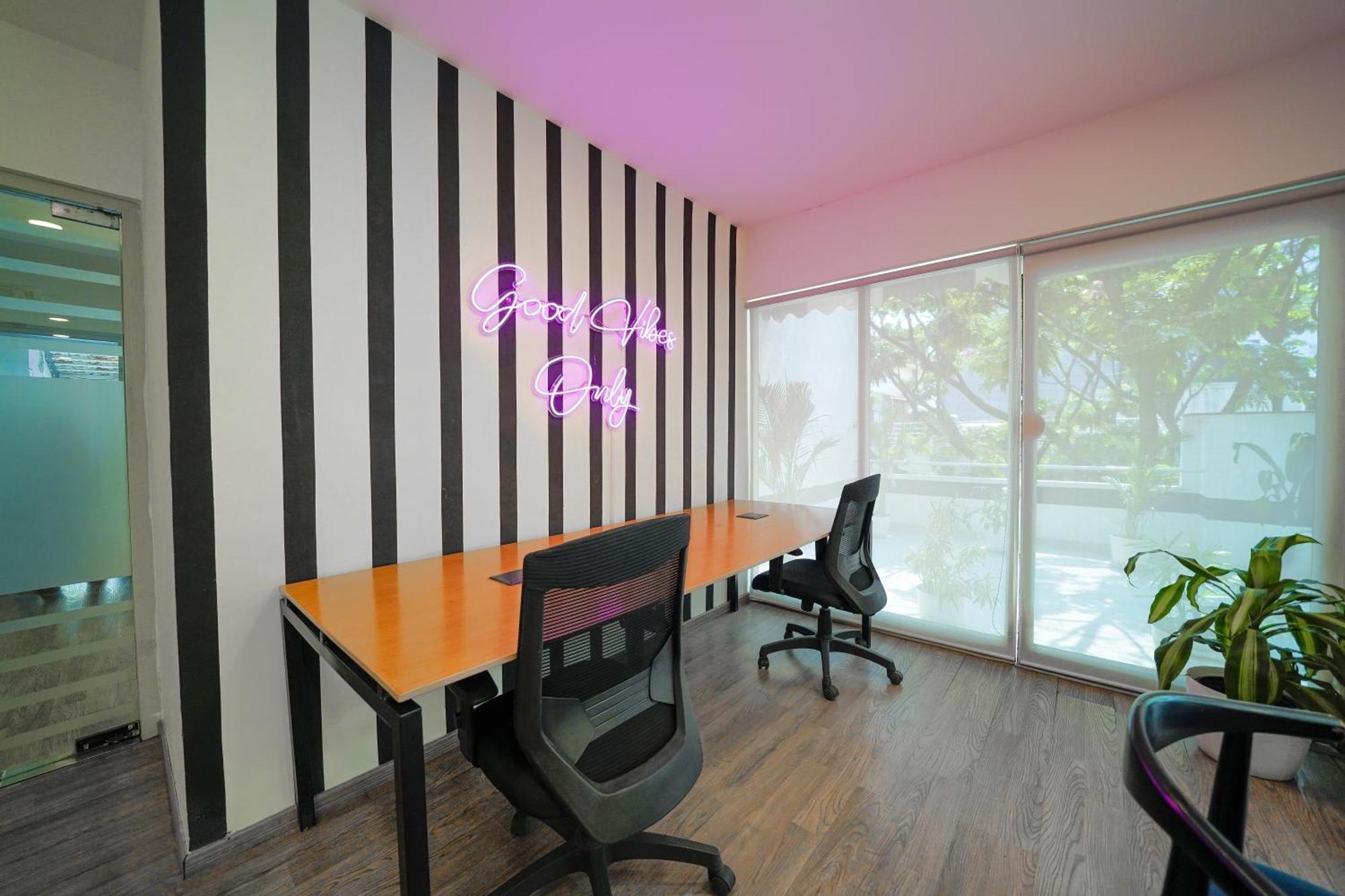 Olive Hotel Magrath By Embassy Group Bangalore Extérieur photo