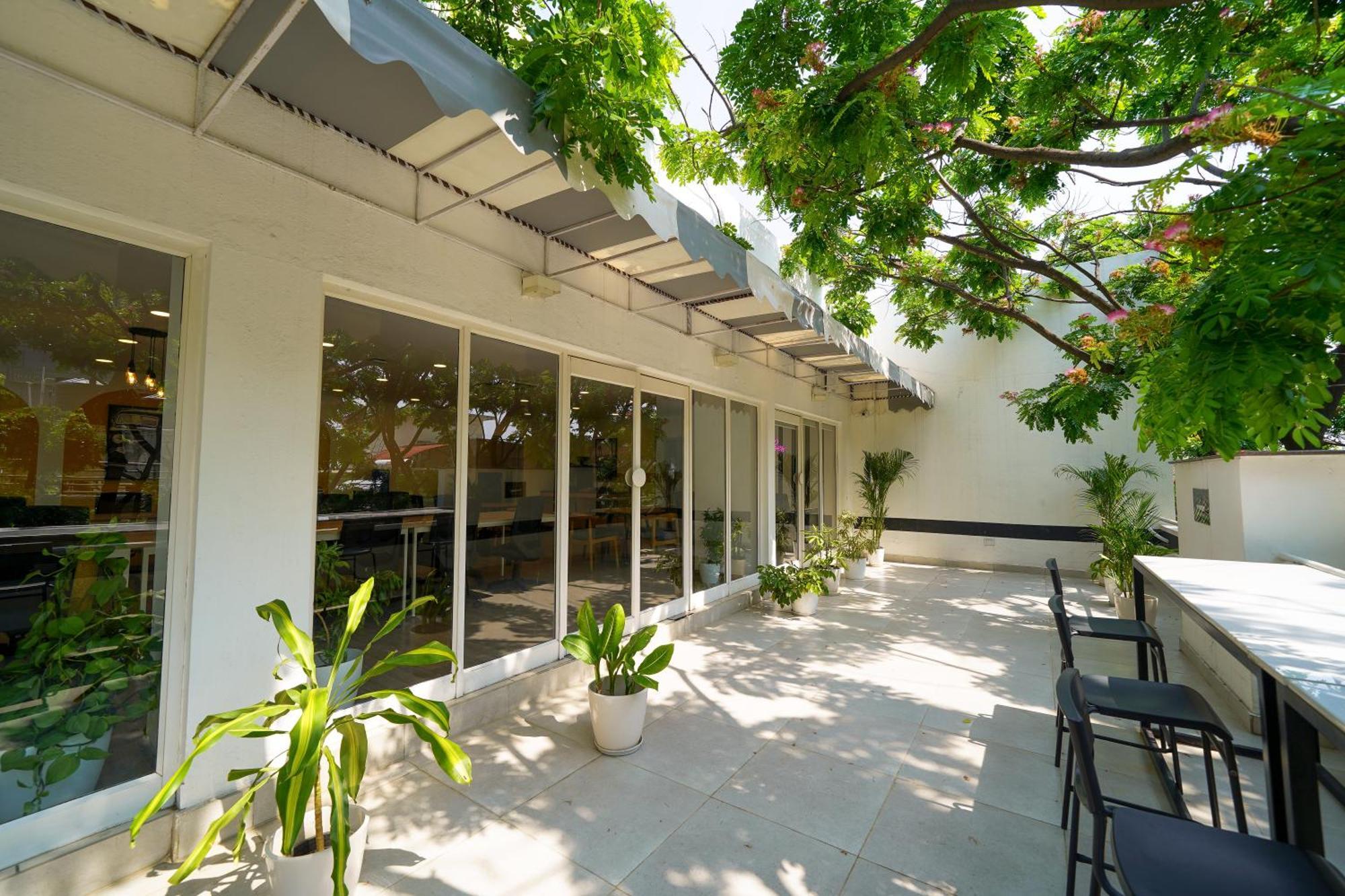 Olive Hotel Magrath By Embassy Group Bangalore Extérieur photo